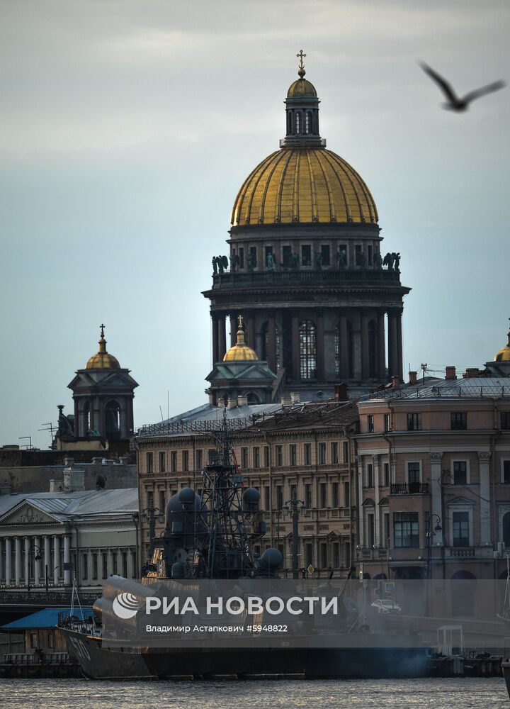 Выход боевых кораблей из Санкт-Петербурга в рамках подготовки к Дню ВМФ России 