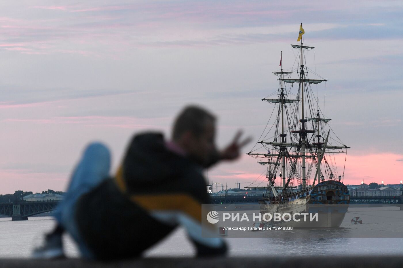 Выход боевых кораблей из Санкт-Петербурга в рамках подготовки к Дню ВМФ России 