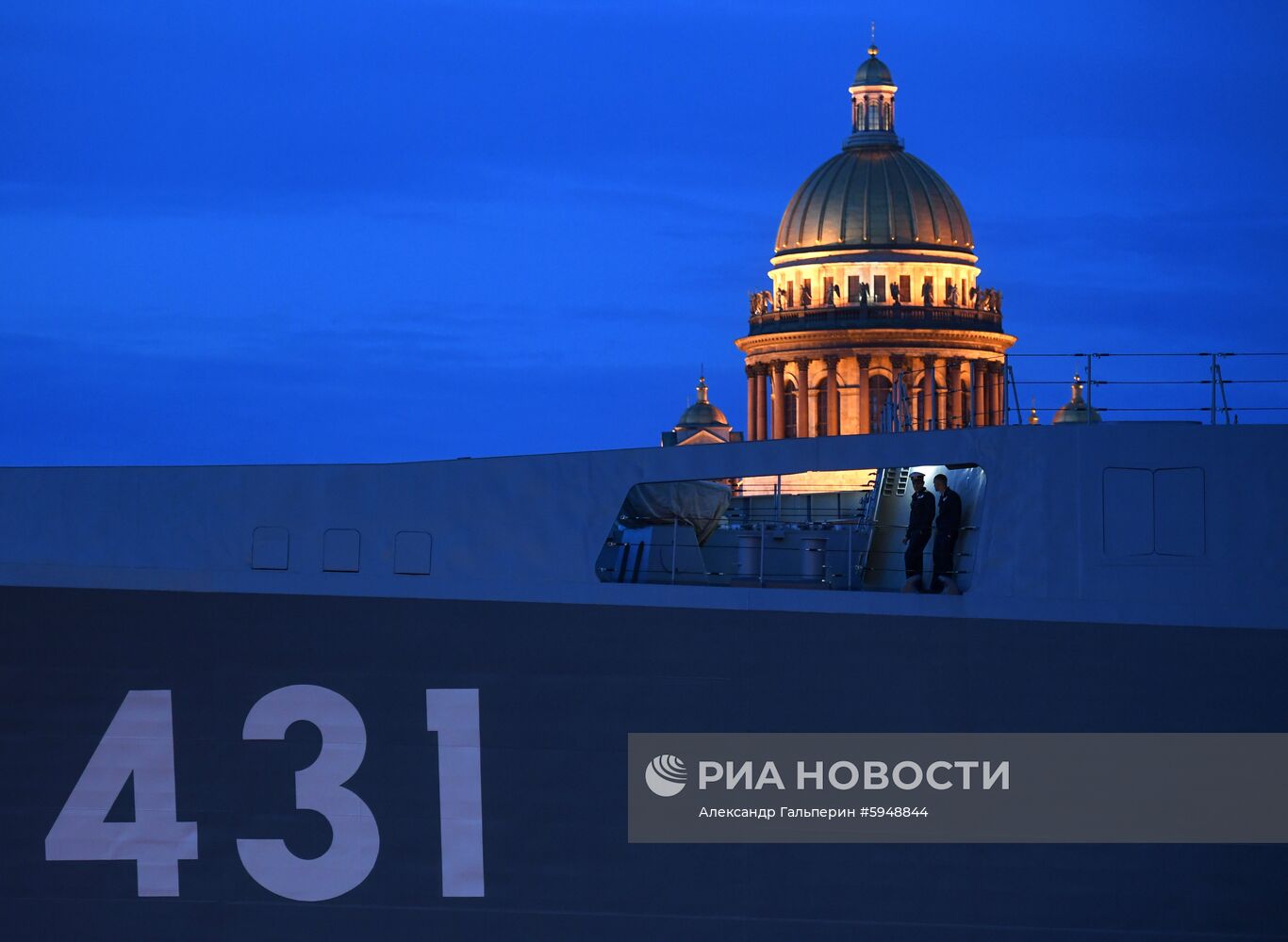 Выход боевых кораблей из Санкт-Петербурга в рамках подготовки к Дню ВМФ России 