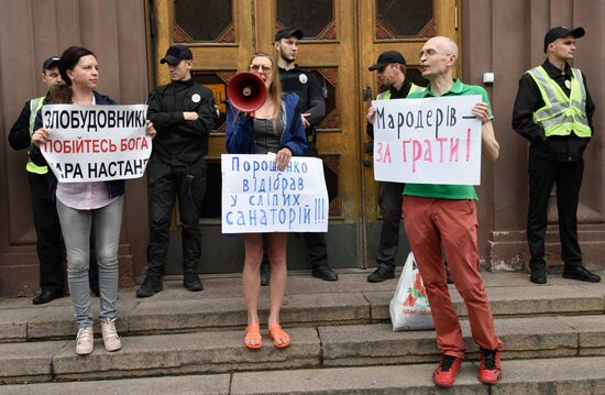 П. Порошенко не явился на допрос в Киеве