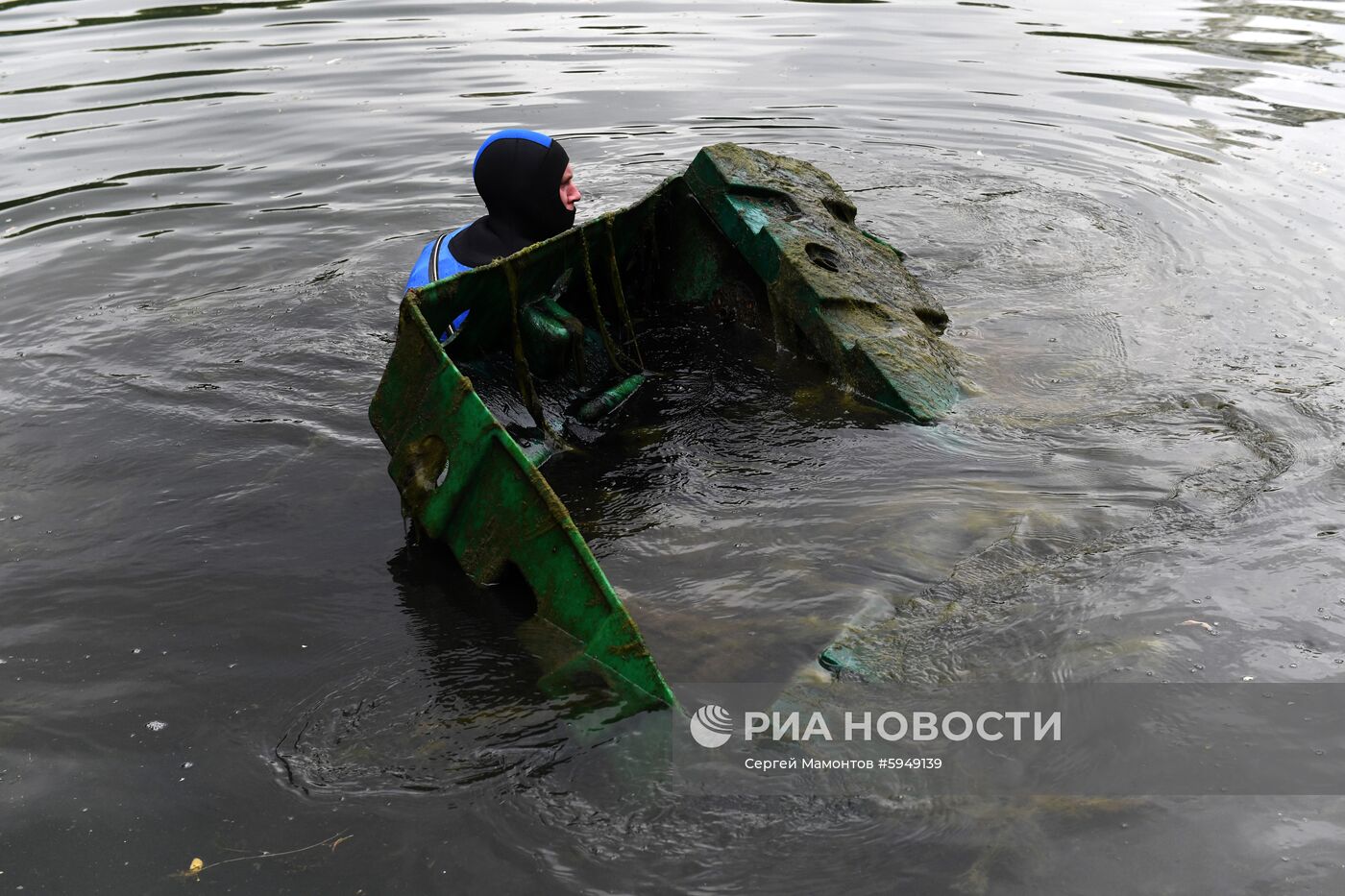 Чистка Патриарших прудов