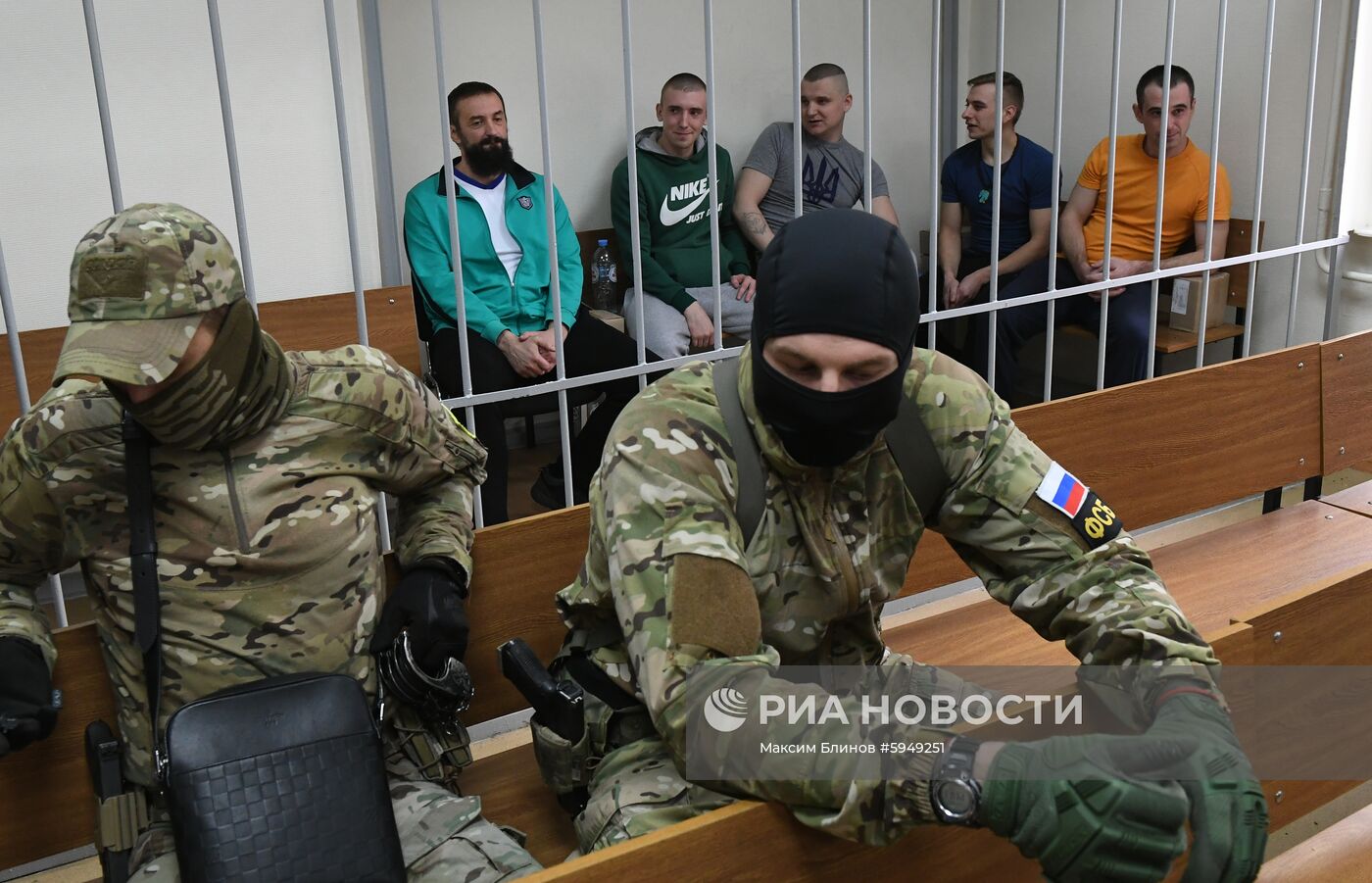 Рассмотрение ходатайства о продлении ареста украинским морякам