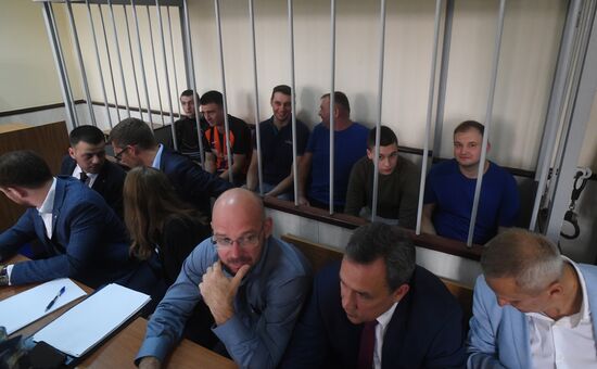 Рассмотрение ходатайства о продлении ареста украинским морякам