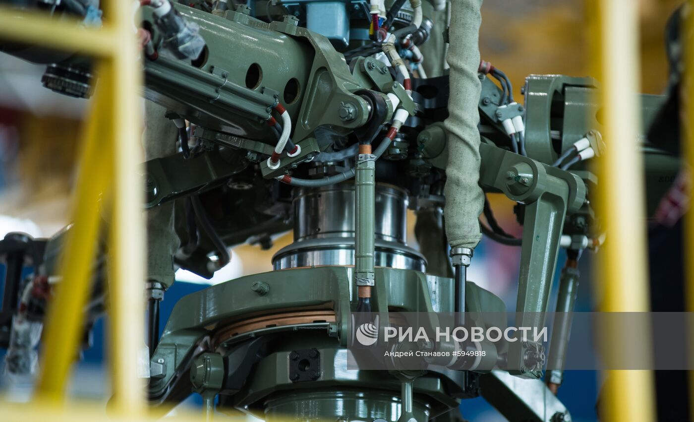 Производство вертолетов на заводе Арсеньевской авиационной компании "Прогресс"
