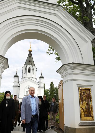 Президенты РФ и Белоруссии В. Путин и А. Лукашенко посетили Валаамский монастырь