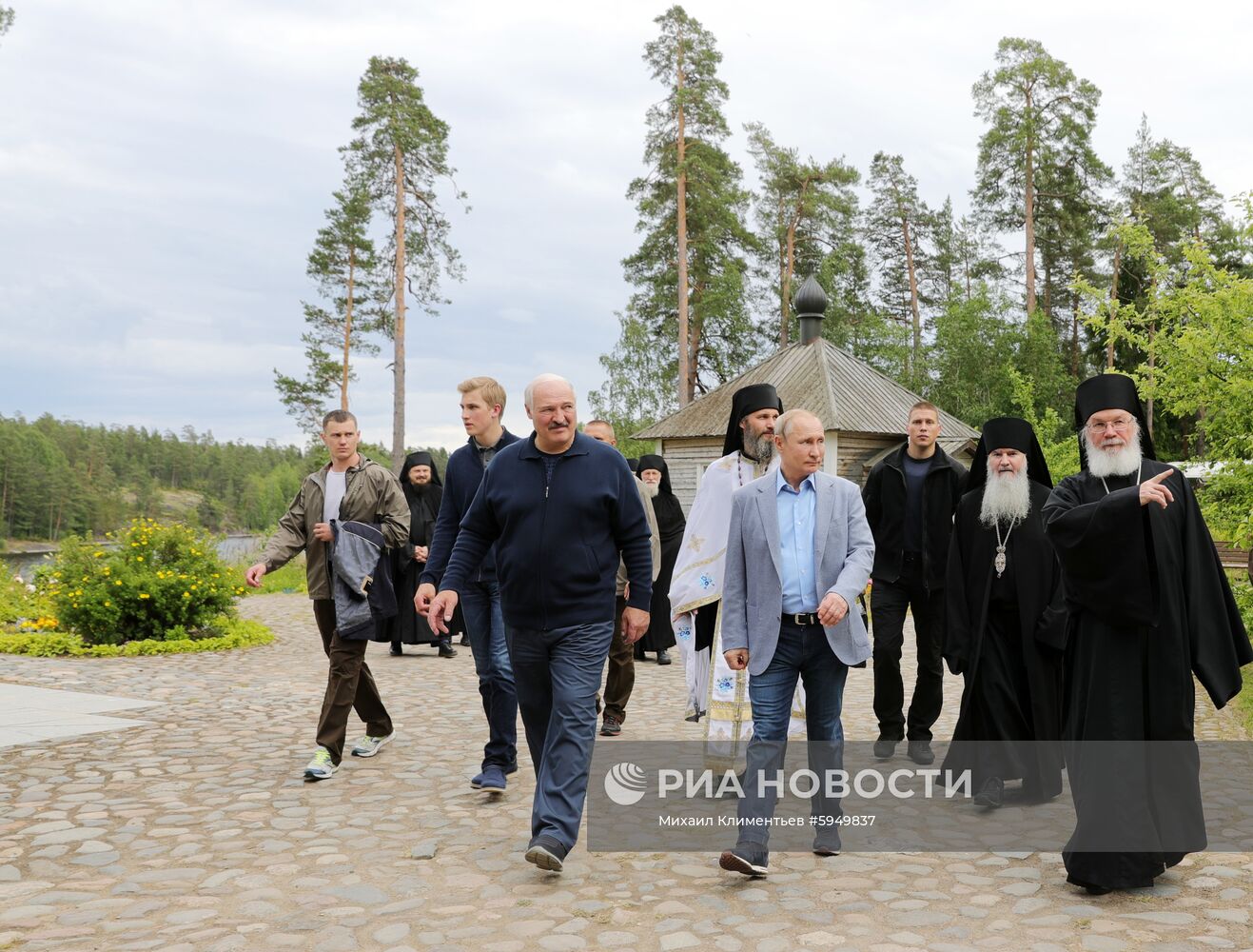 Президенты РФ и Белоруссии В. Путин и А. Лукашенко посетили Валаамский монастырь