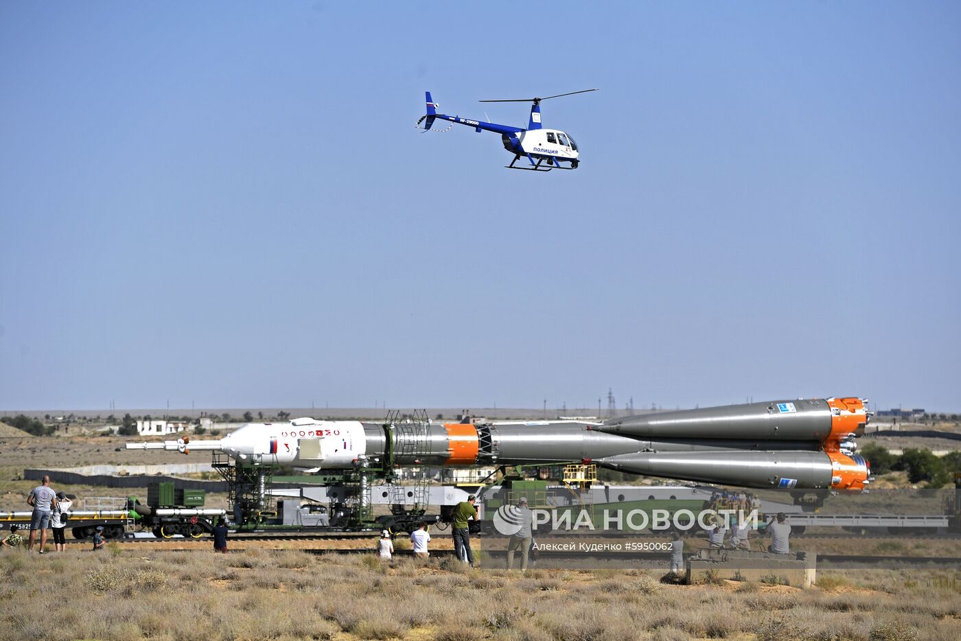 Вывоз РН "Союз-ФГ" с ТПК "Сoюз МС-13"