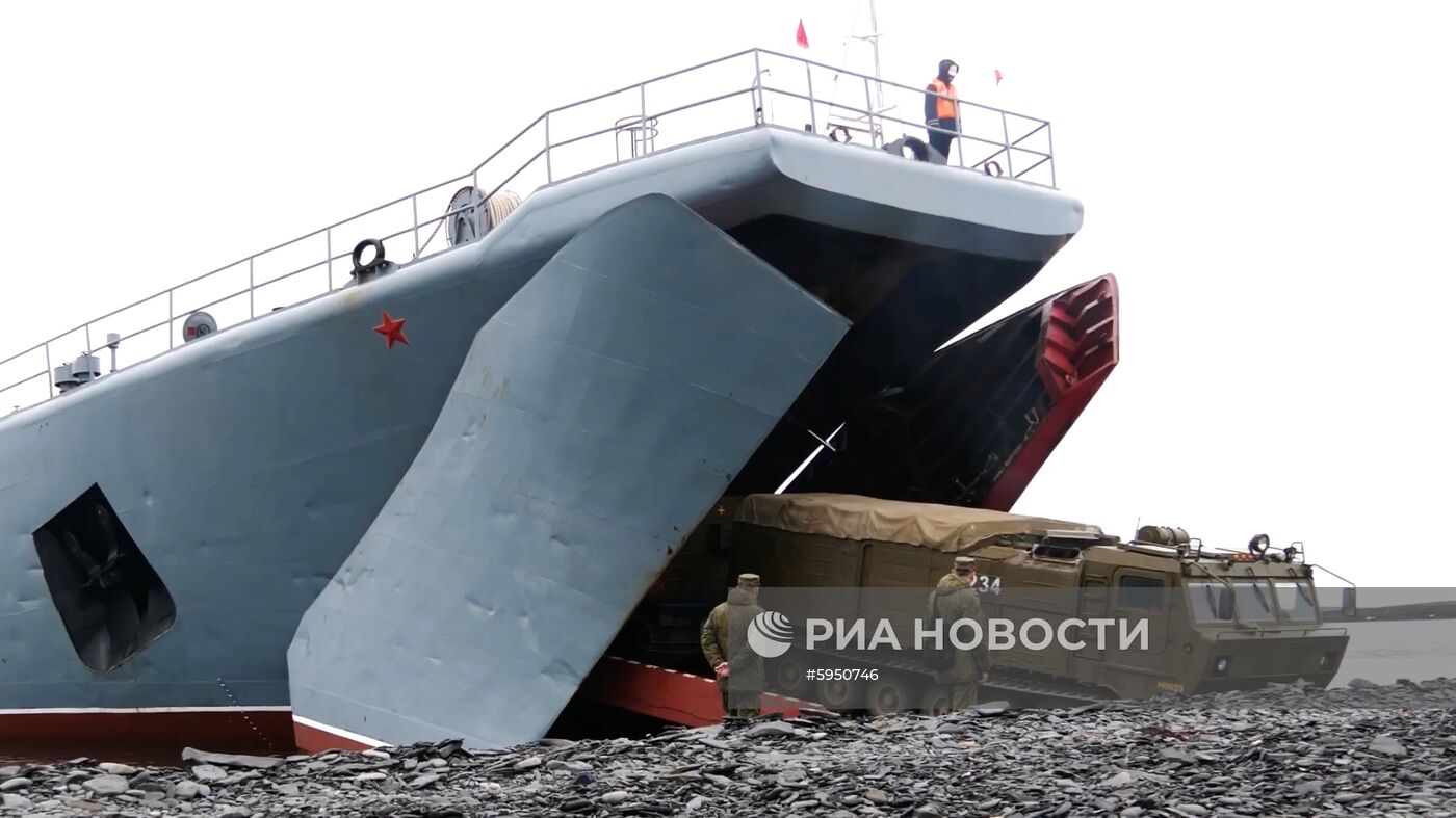 Стрельбы из арктических ЗРК "Тор-М2ДТ" на архипелаге Новая Земля