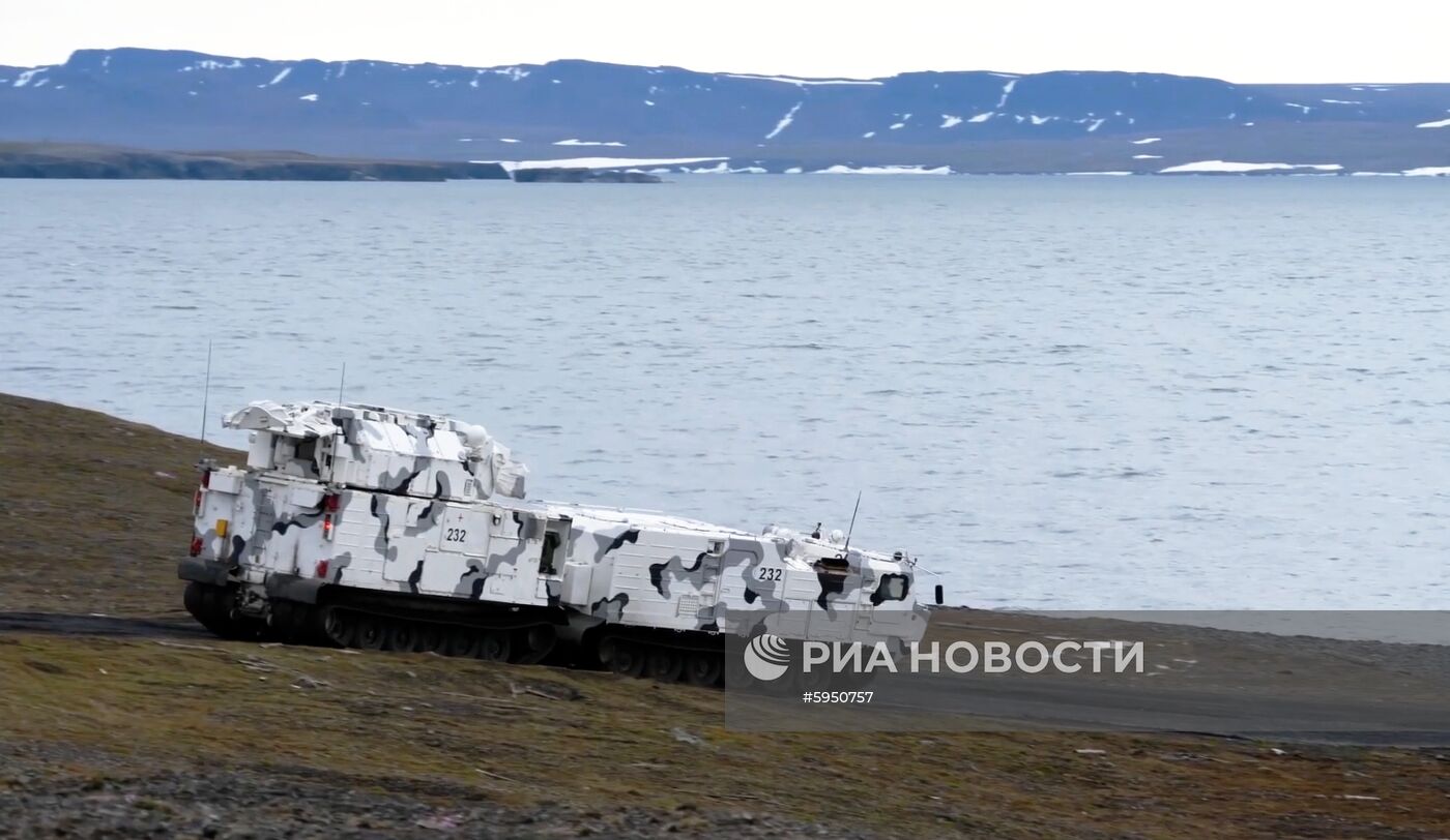 Стрельбы из арктических ЗРК "Тор-М2ДТ" на архипелаге Новая Земля