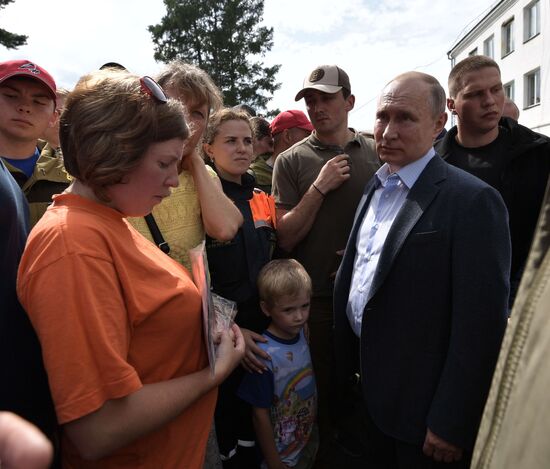 Президент РФ В. Путин посетил Иркутскую область