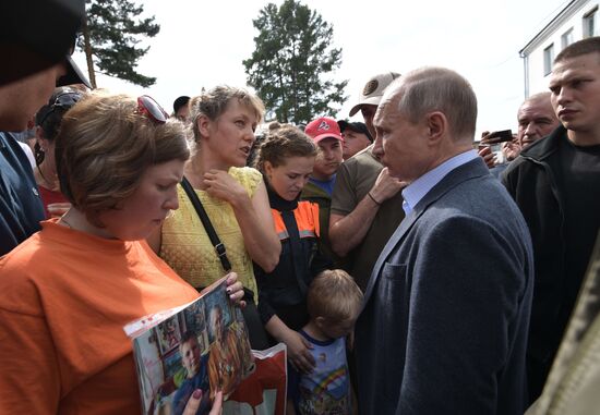 Президент РФ В. Путин посетил Иркутскую область