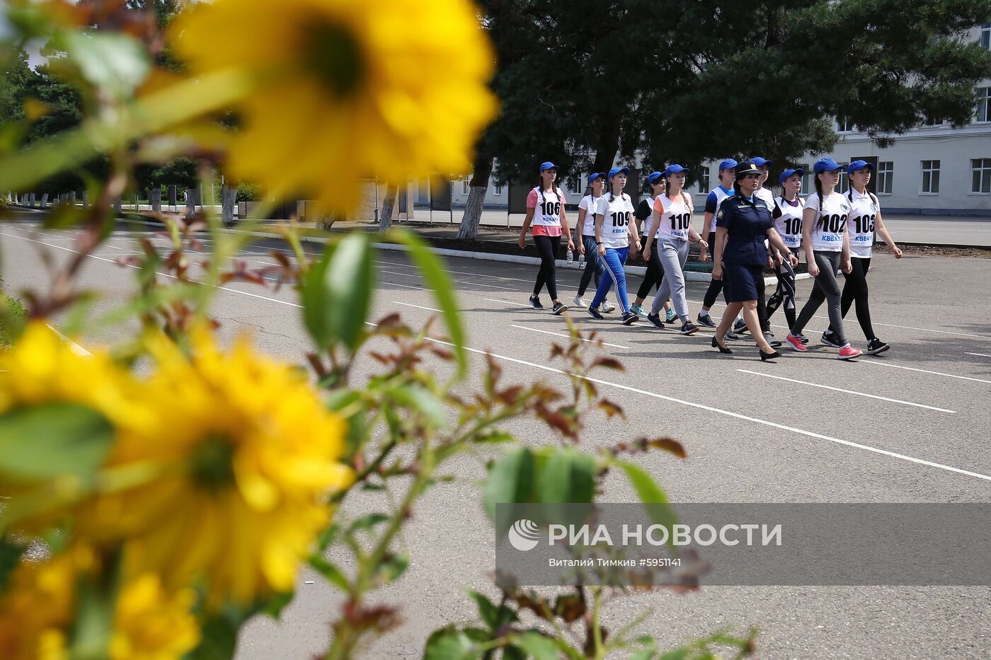 Отбор девушек-абитуриентов для обучения в Краснодарском авиационном училище летчиков 