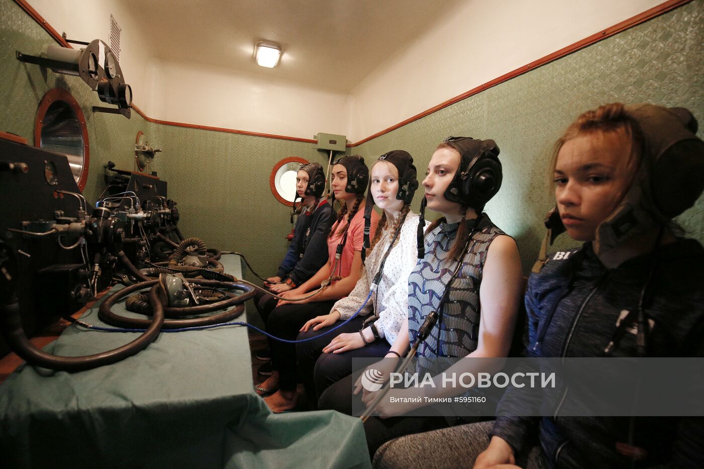Отбор девушек-абитуриентов для обучения в Краснодарском авиационном училище летчиков 