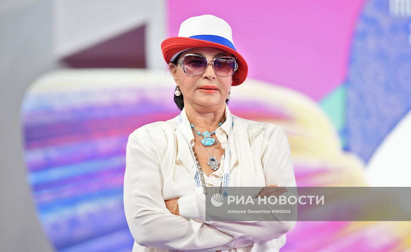 Художественная гимнастика. I чемпионат мира среди юниорок