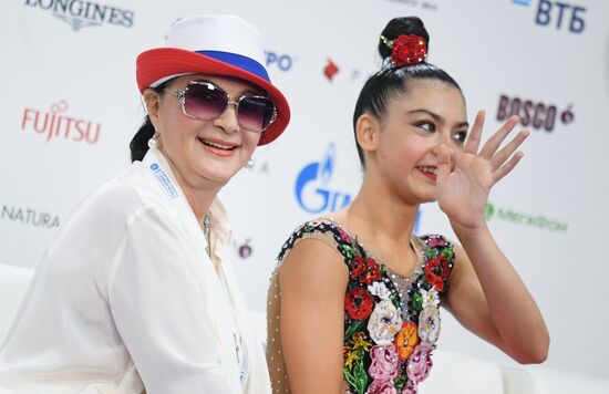 Художественная гимнастика. I чемпионат мира среди юниорок