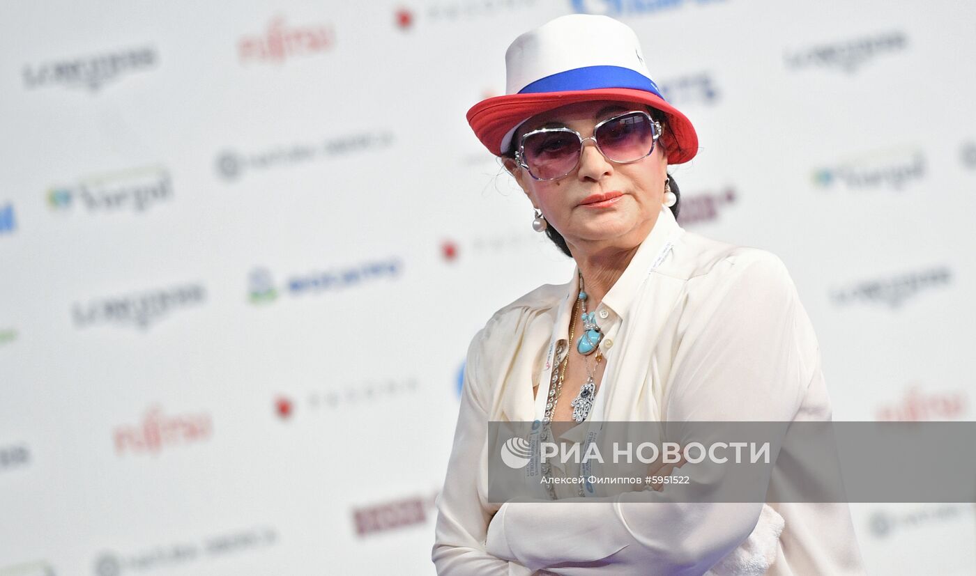 Художественная гимнастика. I чемпионат мира среди юниорок