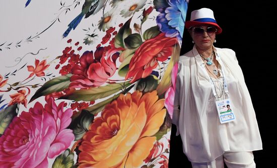 Художественная гимнастика. I чемпионат мира среди юниорок