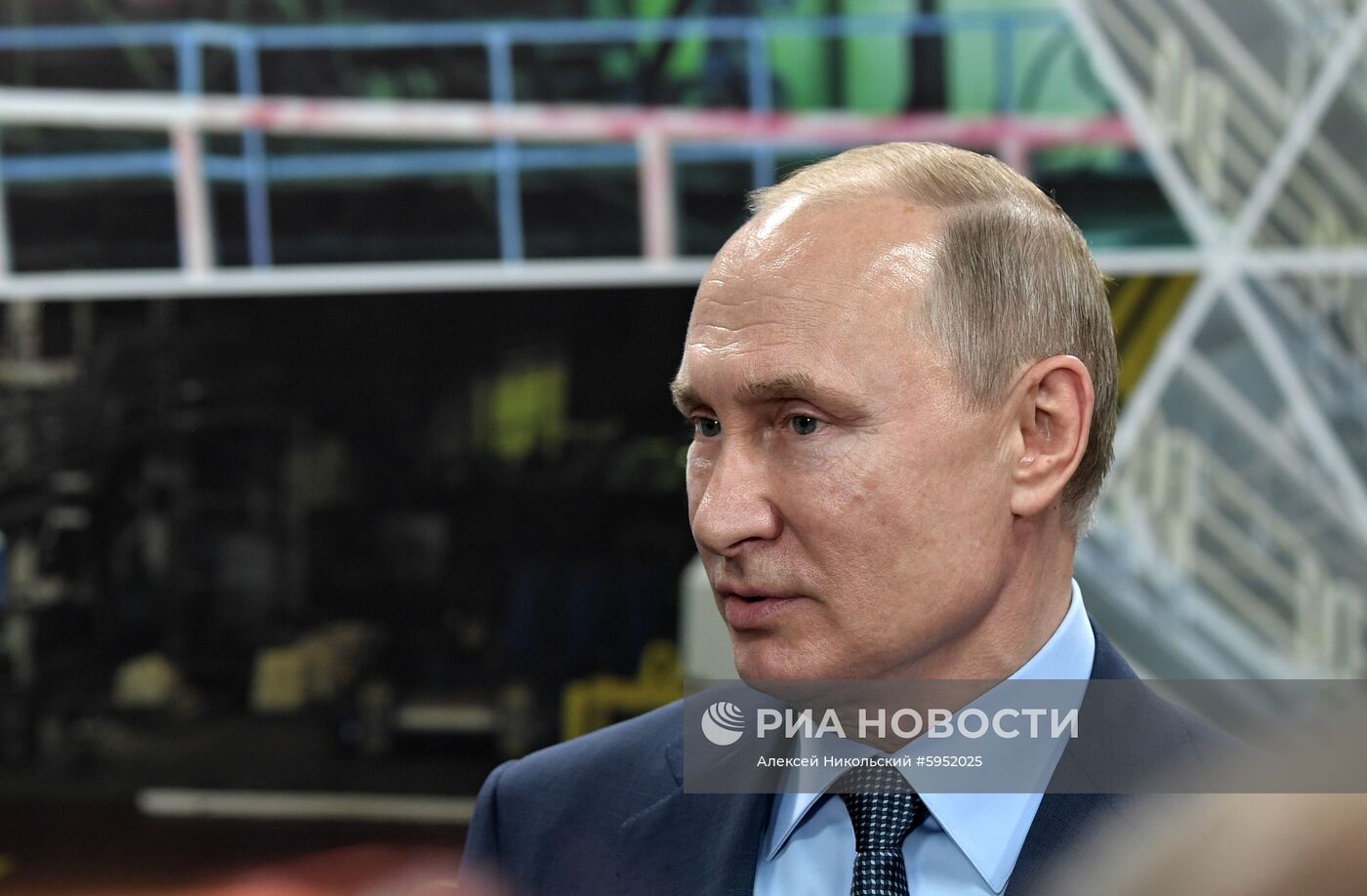 Рабочая поездка президента РФ В. Путина в Магнитогорск