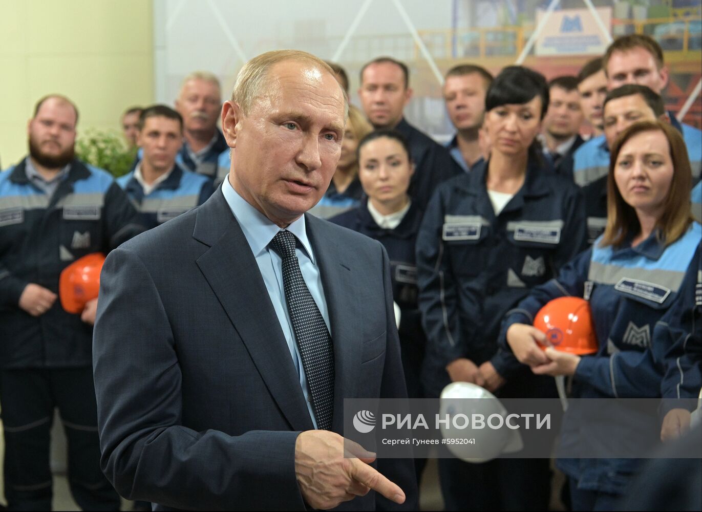 Рабочая поездка президента РФ В. Путина в Магнитогорск