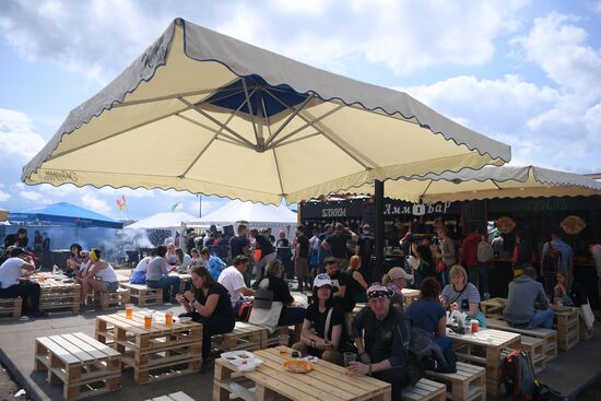 Музыкальный фестиваль "Нашествие". День второй