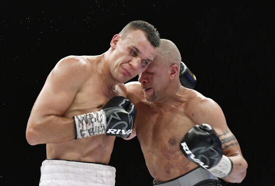 Бокс. Бой М. Власова и А. Чилемба