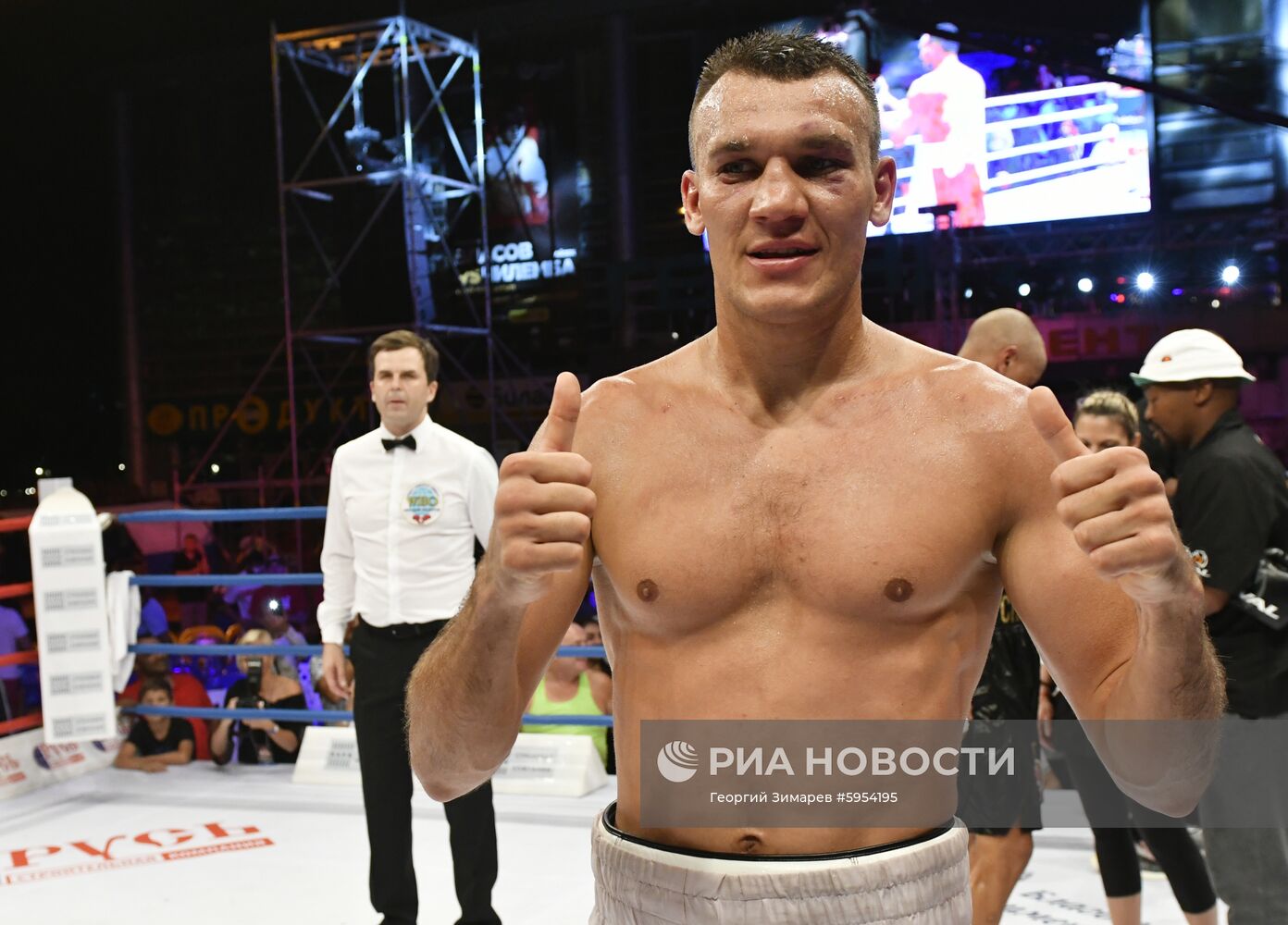 Бокс. Бой М. Власова и А. Чилемба