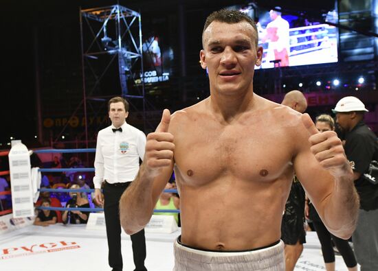 Бокс. Бой М. Власова и А. Чилемба