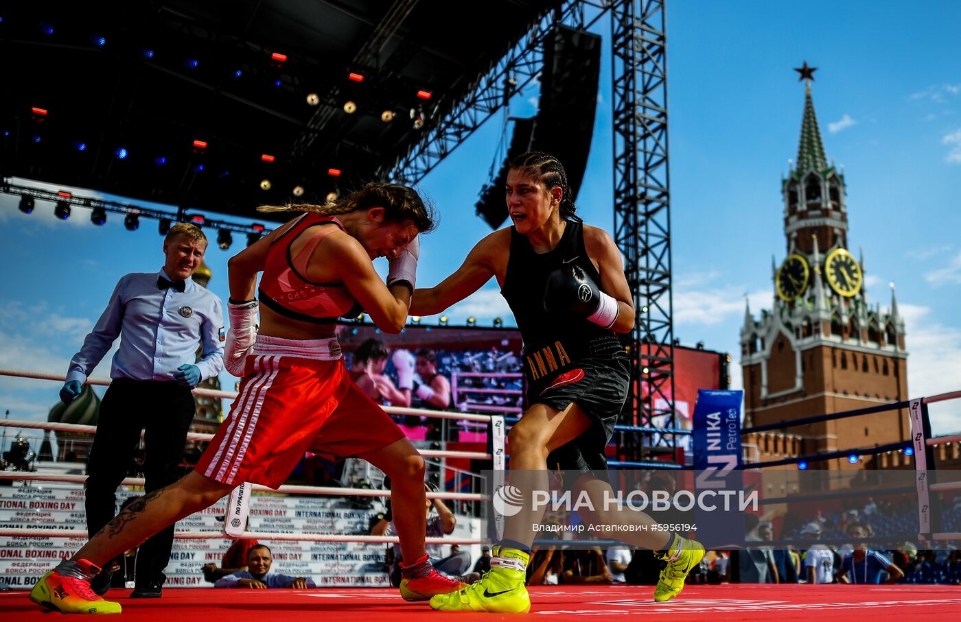 Боксерское шоу на Красной площади