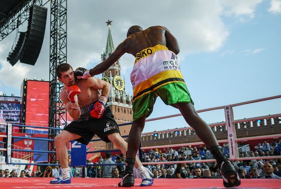 Боксерское шоу на Красной площади