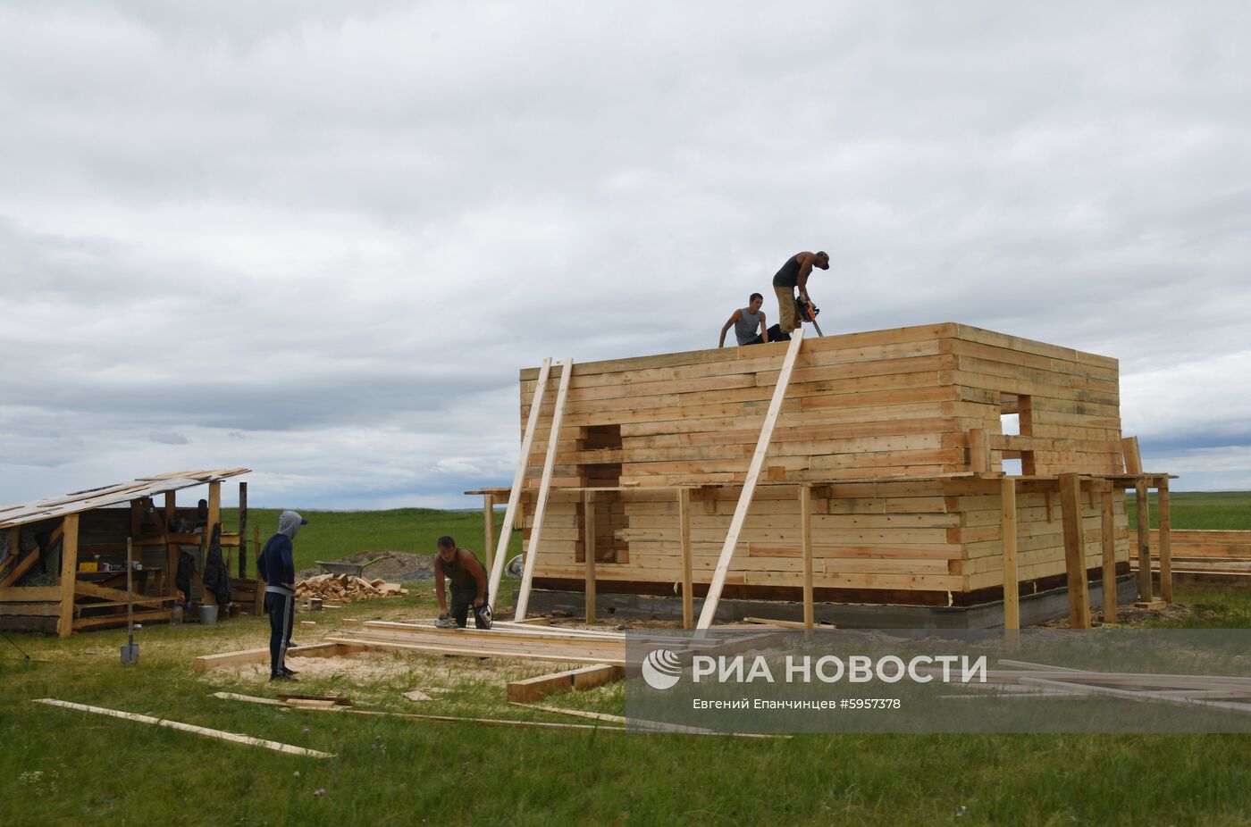 Восстановление чабанских стоянок после пожаров в Забайкалье