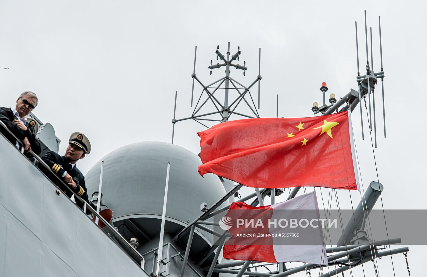 Встреча ракетного миноносца "Сиань" в Санкт-Петербурге