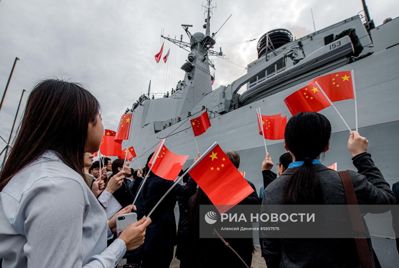 Встреча ракетного миноносца "Сиань" в Санкт-Петербурге