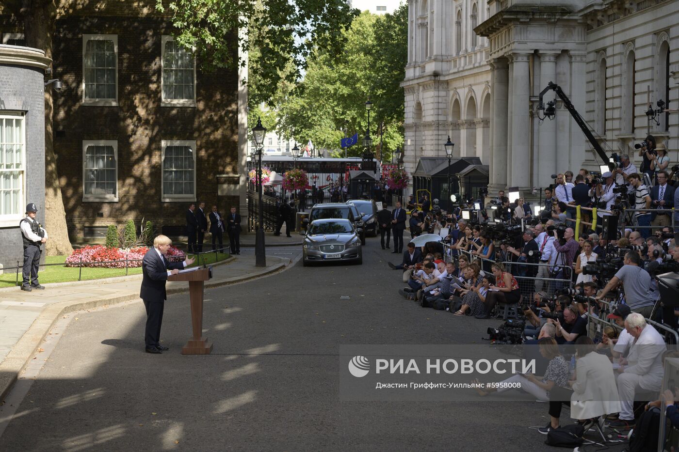 Вступление в должность нового премьер-министра Великобритании Б. Джонсона 