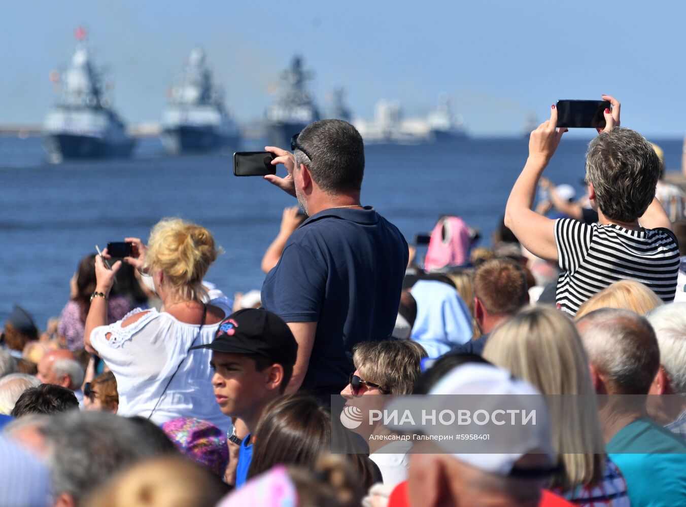 Репетиция парада ко Дню ВМФ в городах России