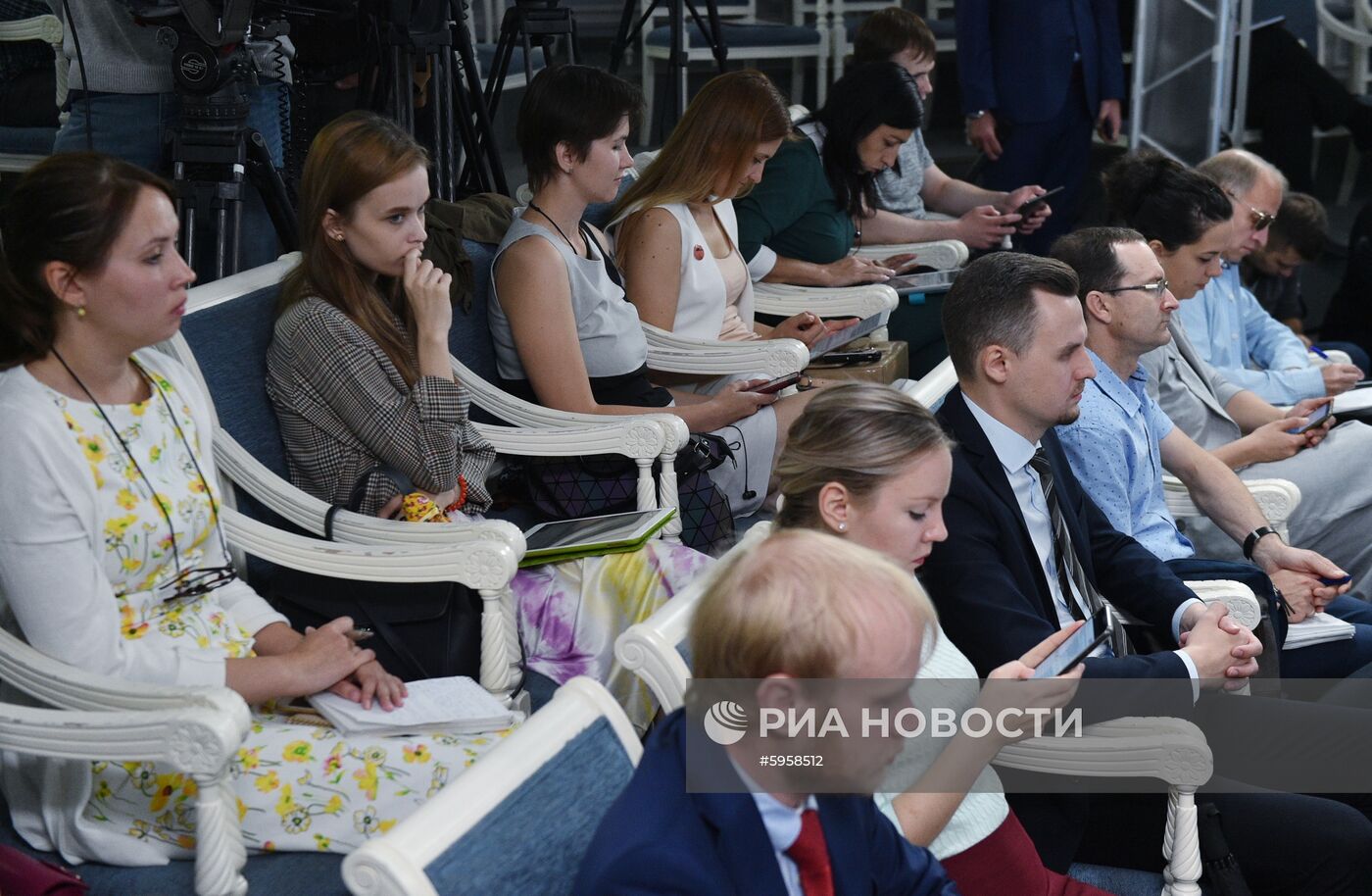 Пресс-конференция председателя Совета Федерации В. Матвиенко