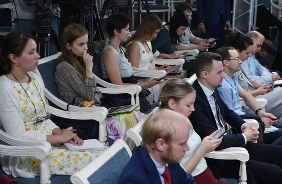 Пресс-конференция председателя Совета Федерации В. Матвиенко