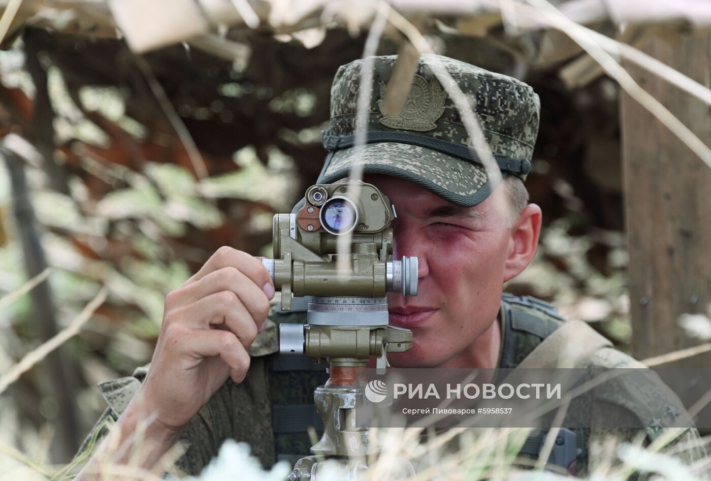 Тактические учения с мотострелковыми подразделениями ЮВО в Ростовской области