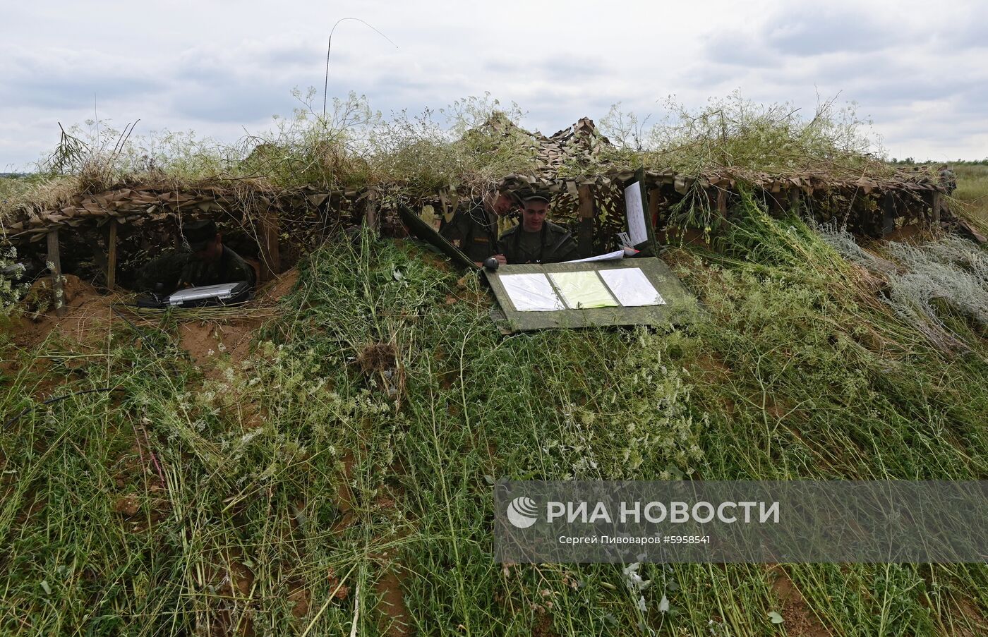 Тактические учения с мотострелковыми подразделениями ЮВО в Ростовской области