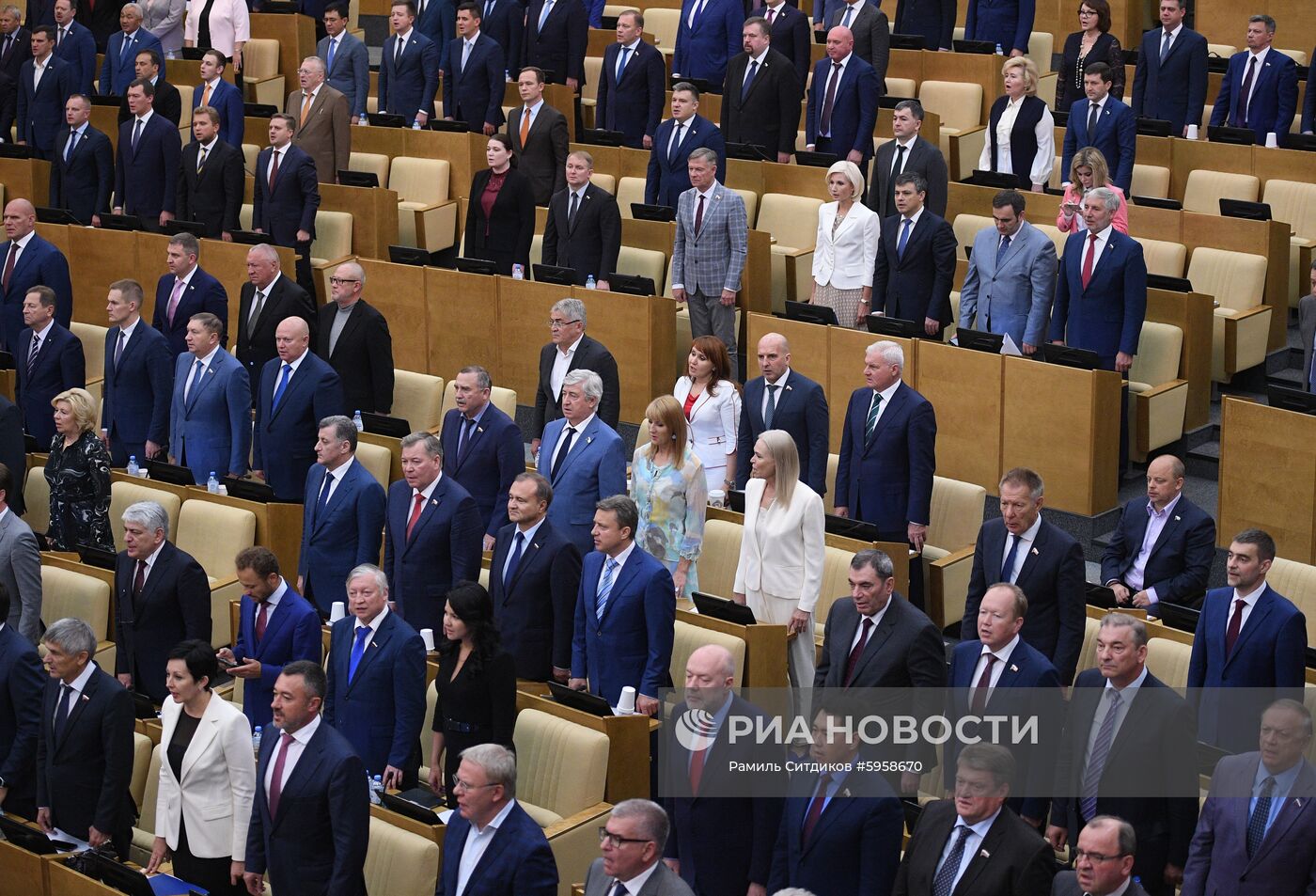 Пленарное заседание Госдумы, завершающее весеннюю сессию