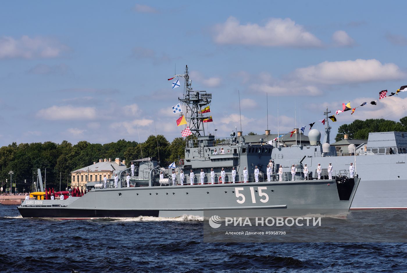 Репетиция парада ко Дню ВМФ в городах России