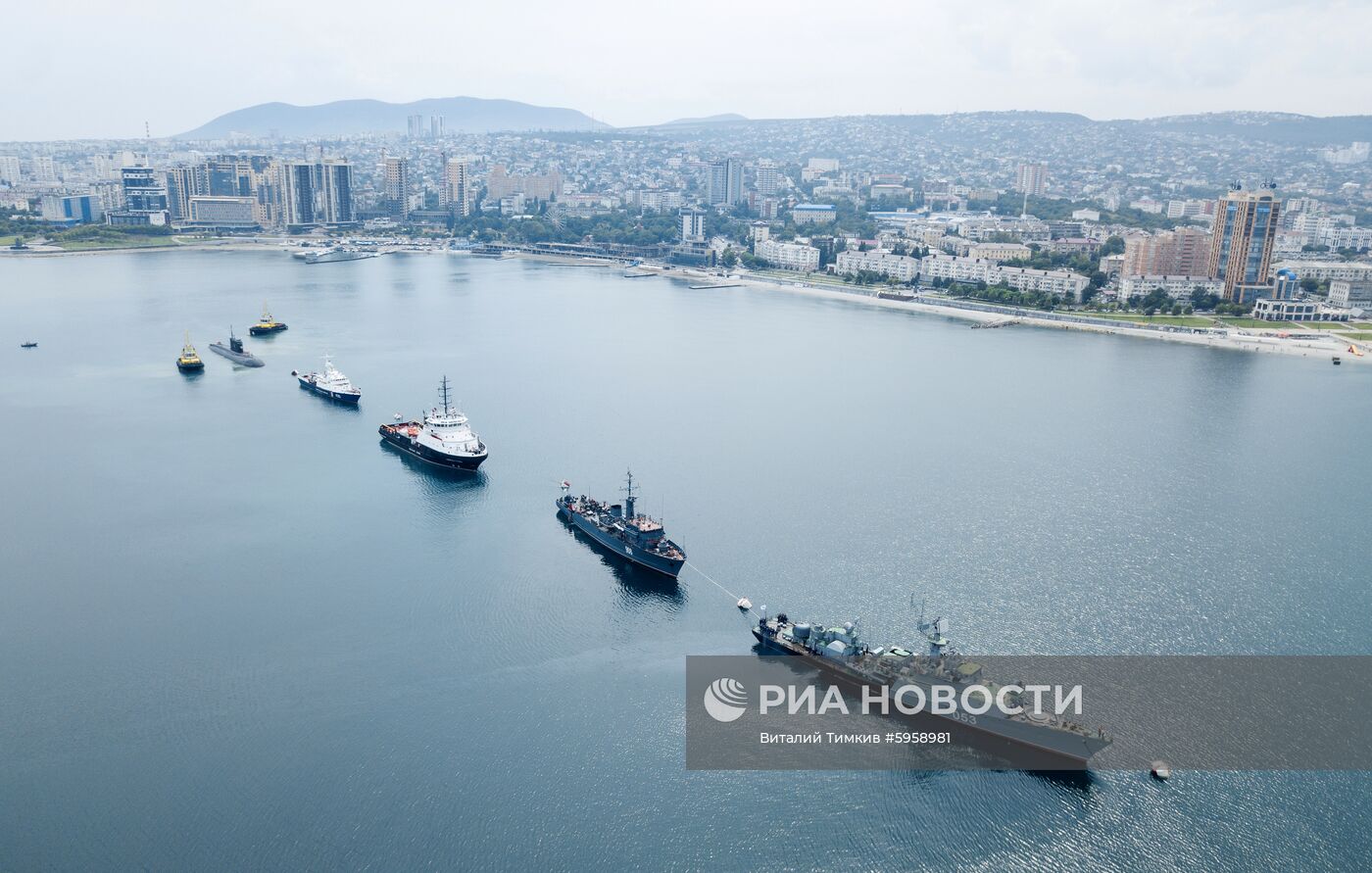 Репетиция парада ко Дню ВМФ в городах России