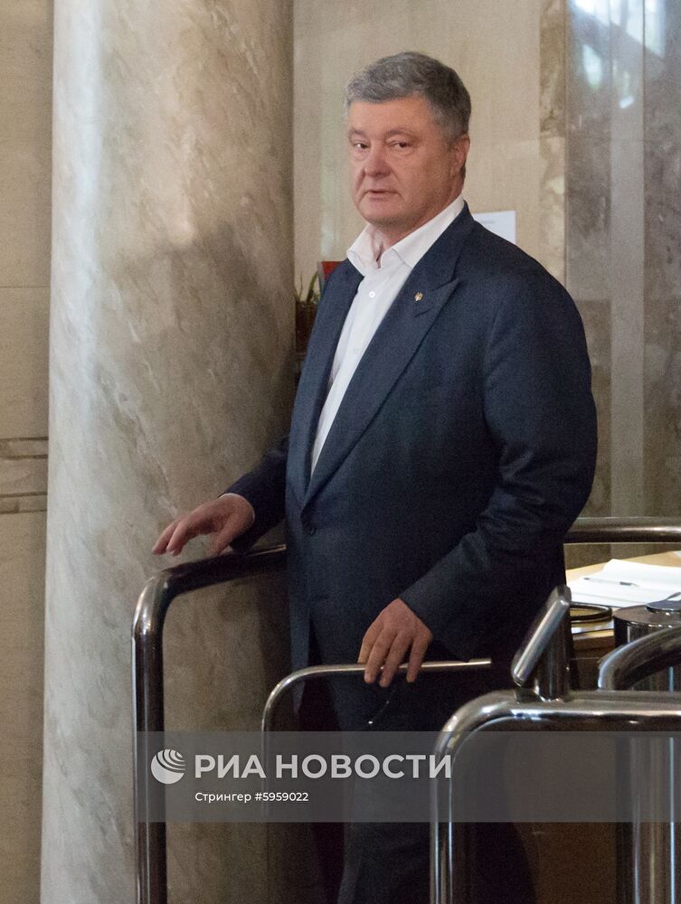 Экс-президент Украины П. Порошенко вызван на допрос 
