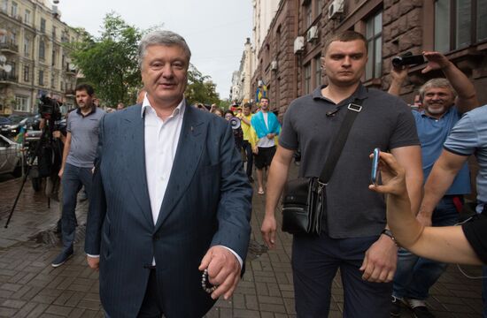 Экс-президент Украины П. Порошенко вызван на допрос 