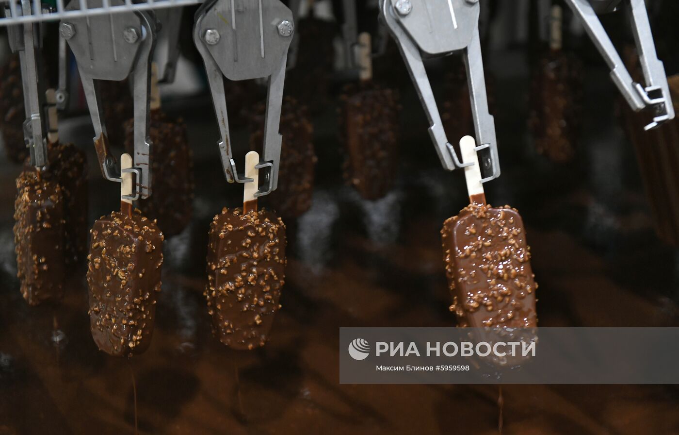 Производство мороженого на заводе "Чистая линия"