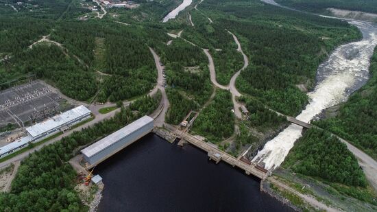 Сброс воды на Верхне-Туломском водохранилище