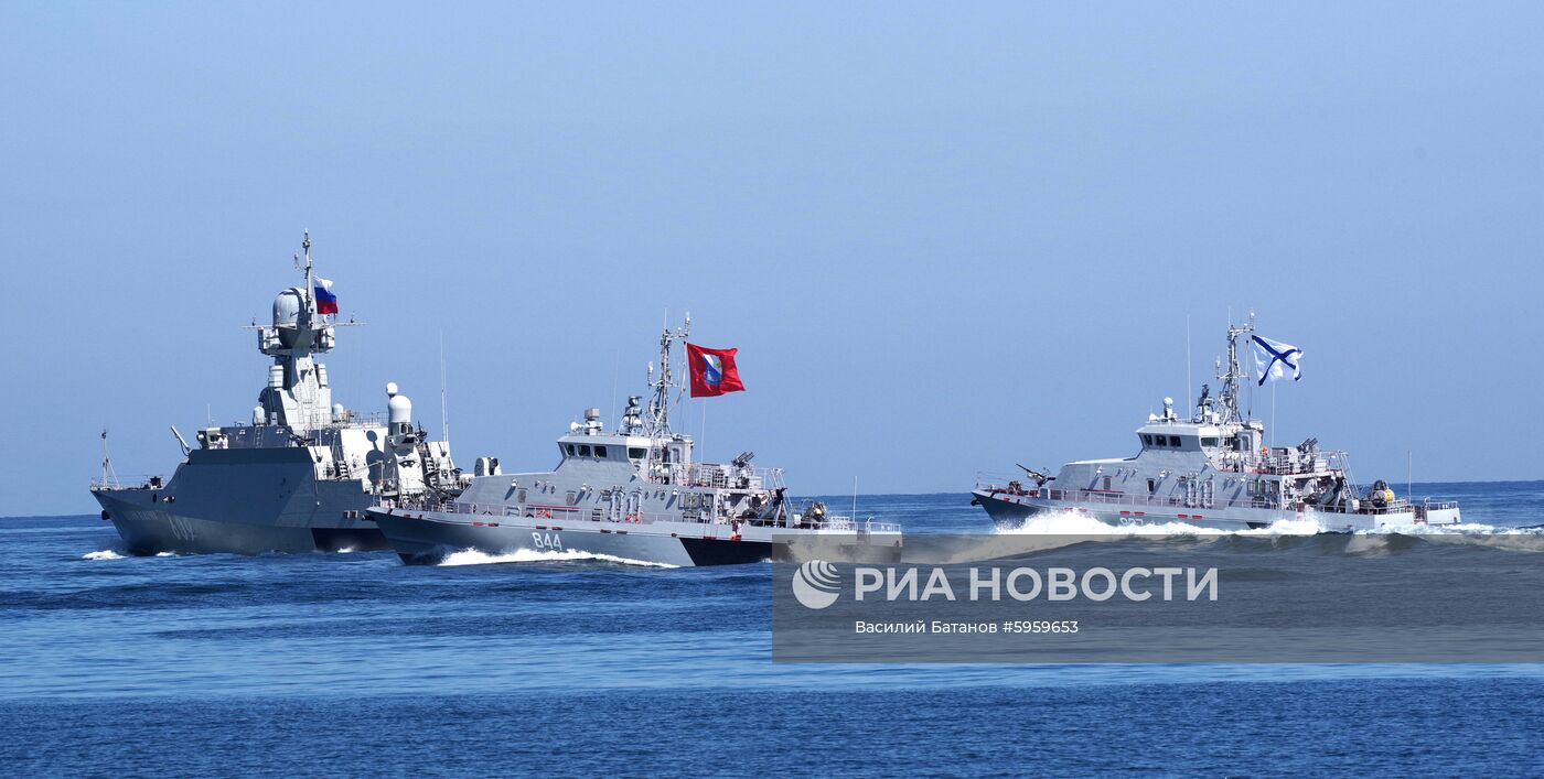 Генеральная репетиция парада ко дню ВМФ в Севастополе