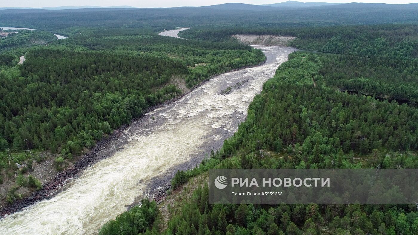 Сброс воды на Верхне-Туломском водохранилище