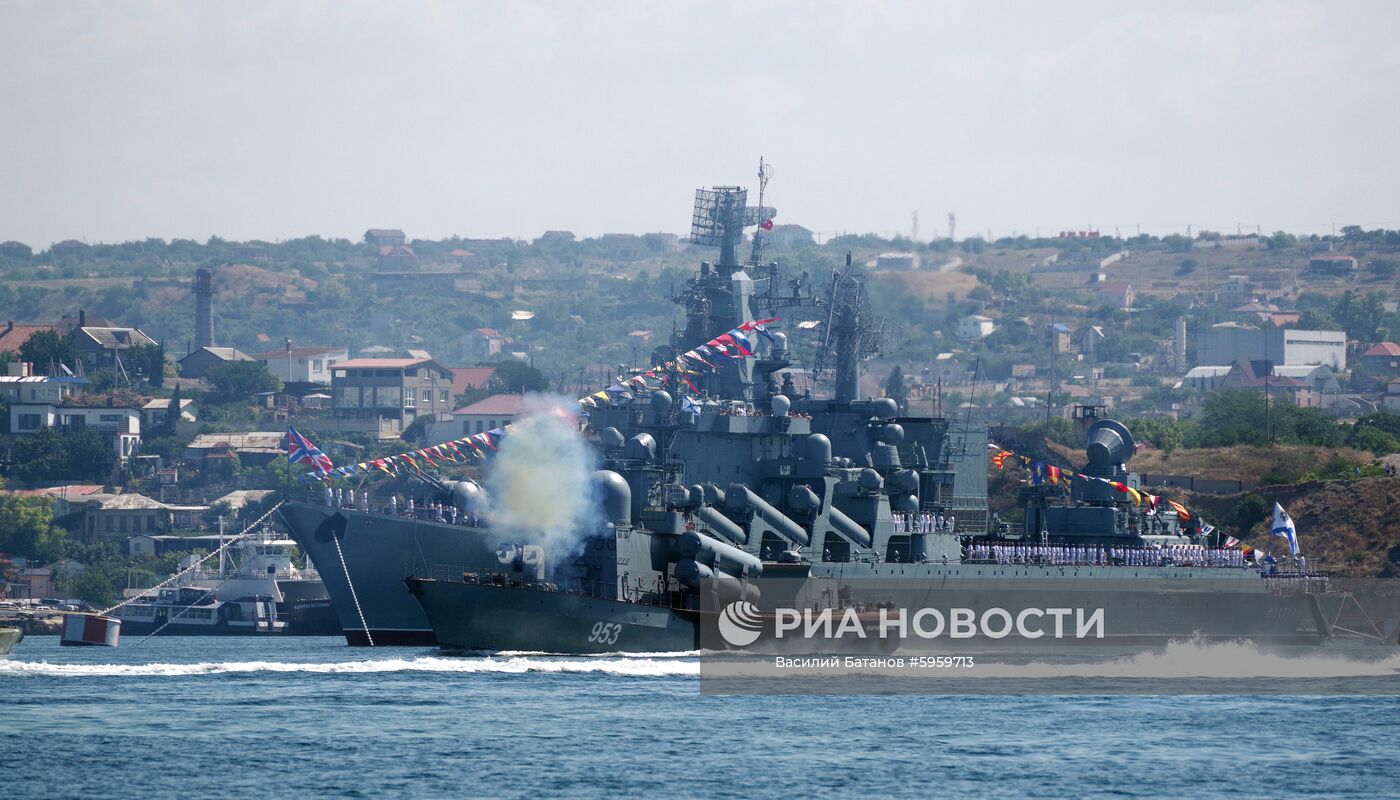 Генеральная репетиция парада ко дню ВМФ в Севастополе Г