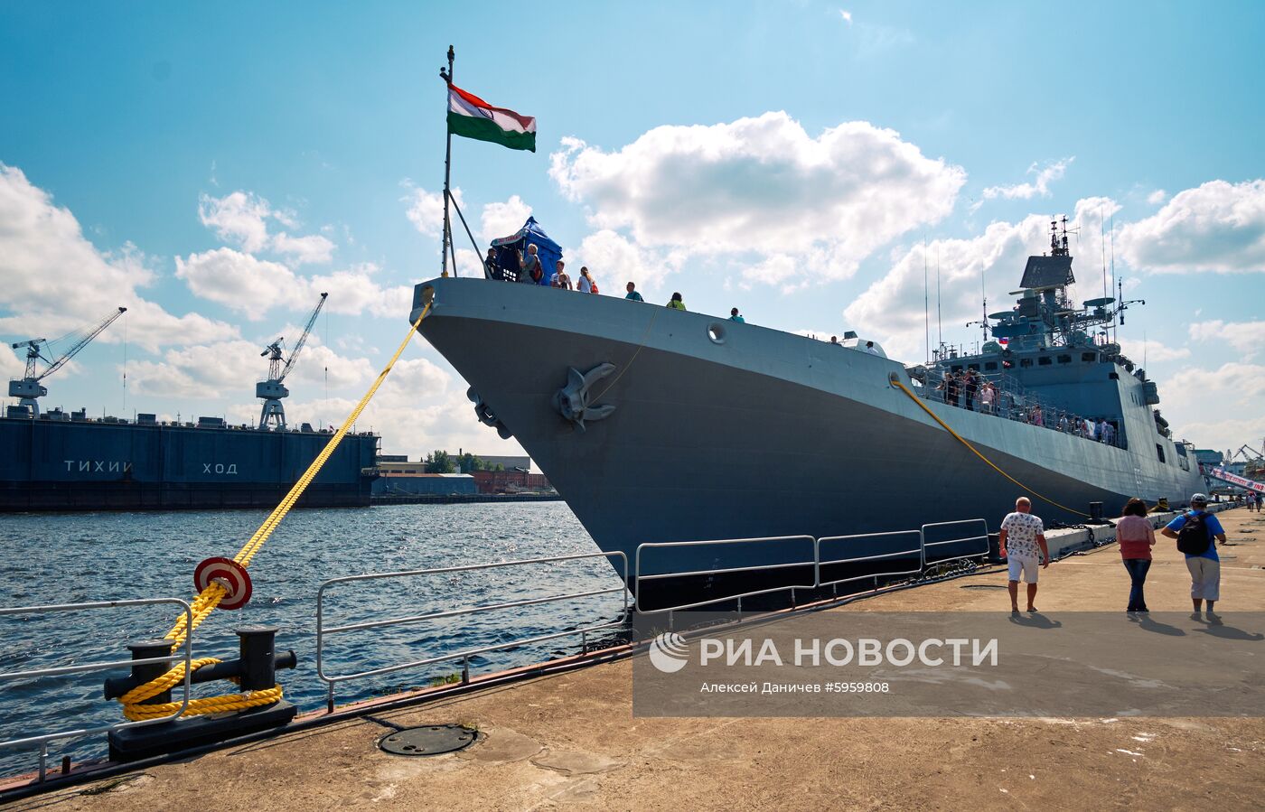 Корабль "Таркаш" в Санкт-Петербурге