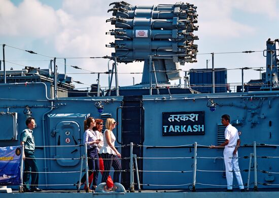 Корабль "Таркаш" в Санкт-Петербурге